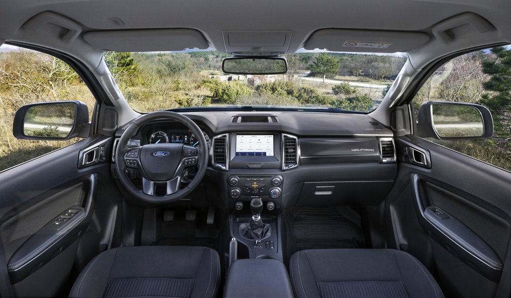 интерьер Ford Ranger Wolftrak
