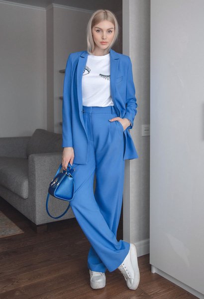 брючный костюм, фото