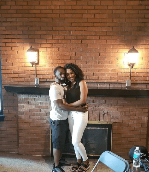 Чоловік без щелепи, народився без щелепи, чоловік без нижньої половини обличчя, знайшов своє кохання, одружився з колегою, рідкісне захворювання, не може говорити,