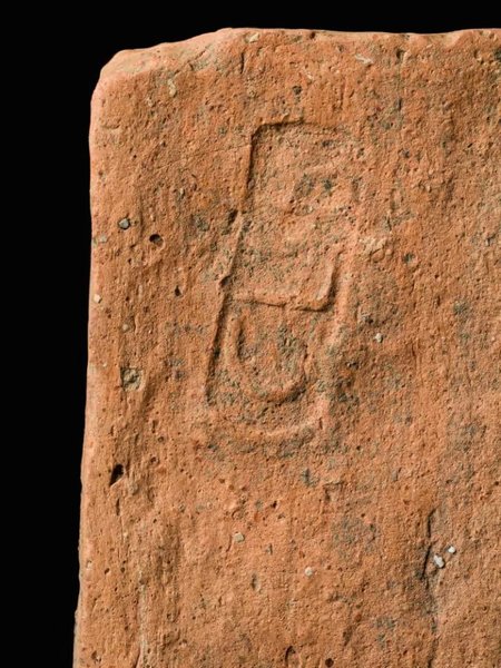 фигура, фигурка, бог, Меркурий, Англия, Кент, история, Римская империя, римляне, торговля, порт, поселение, импорт, логистика, экспорт, артефакт, глина, Галлия, кадуцей, элита, храм, Британия