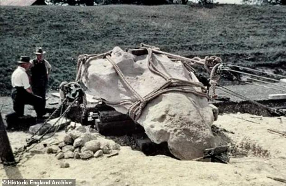 Древние камни в Эйвбери