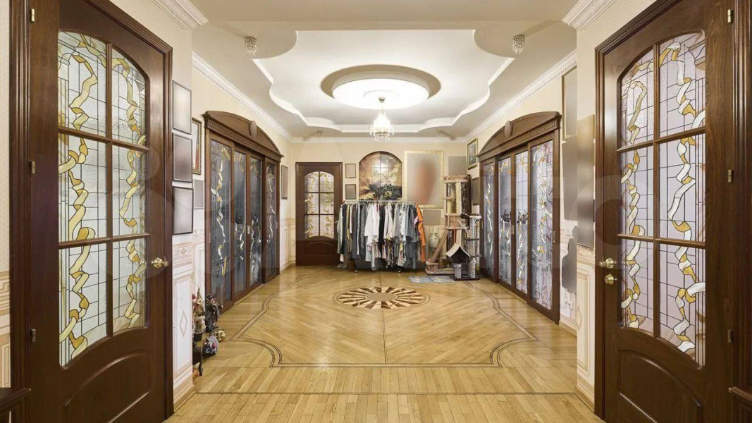 Квратира Ларисы Долиной