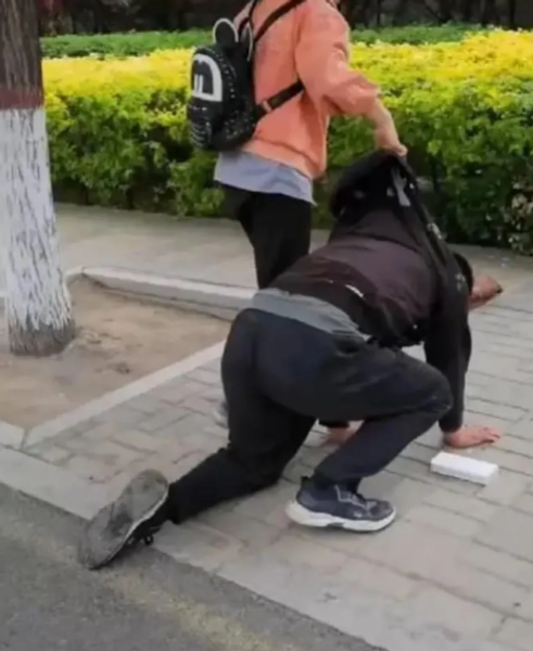 iPhone, семейные скандалы, мобильные телефоны, курьезы, социальные сети, отношения в семье, покупки, воспитание детей