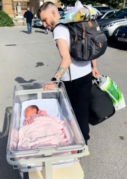 Матери подсунули чужого ребенка в роддоме, рождение ребенка, роды, акушерство