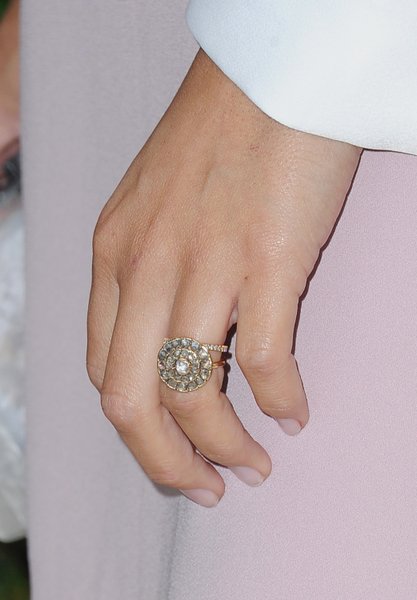 коллекция обручальных колец, Виктория Бекхэм, ювелирные украшения, редкие драгоценные камни