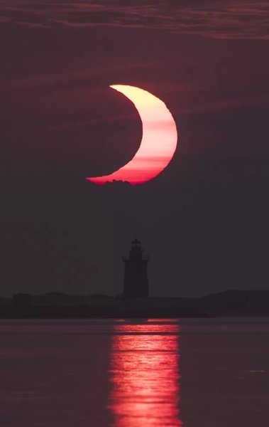 Солнце, затмение, вода,