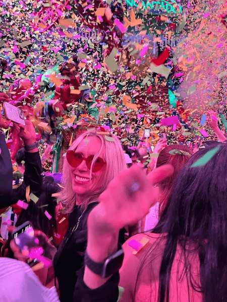 60-летняя женщина молодеет, биологический возраст, авторша книги, особая диета, не стареет, 4 простых правила,