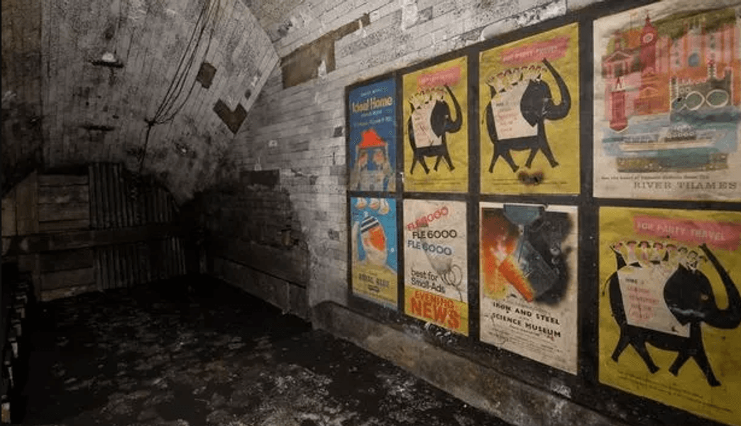 Лондон, метро, заброшенный туннель, плакаты