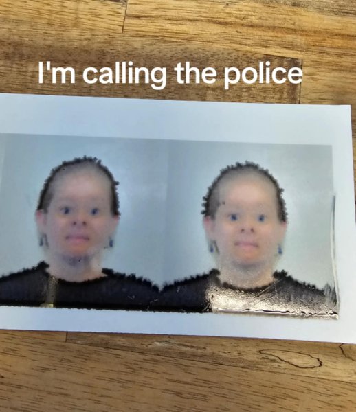 Американка получила снимок на паспорт с неожиданным эффектом з-за ошибки во время печати