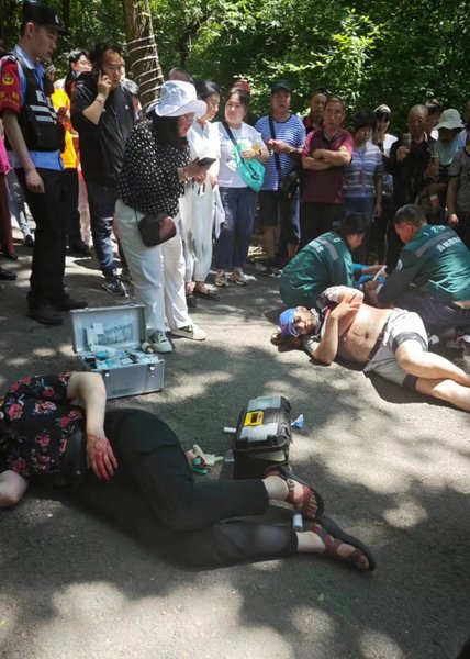 поножовщина в китае, нападение с ножом, напали на американцев, нападение в китае