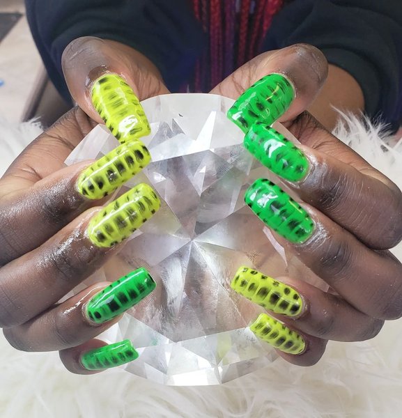 цветущий маникюр, расцветающий маникюр, модный маникюр, тренды маникюра, тренды маникюра 2022, тренды маникюра 2023, Blooming gel, цветущий гель