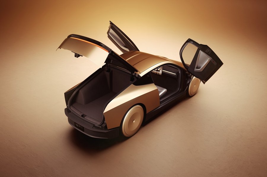 Двери Tesla Cybercab поднимаются вверх