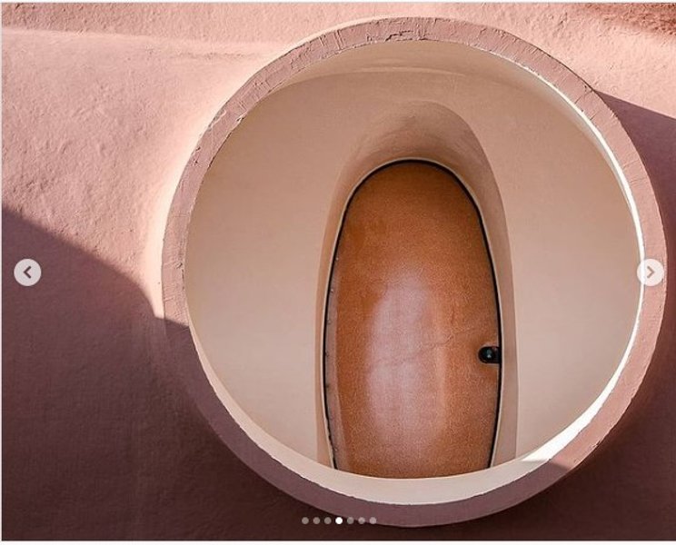 Bubble Palace, Пьер Карден, продажа