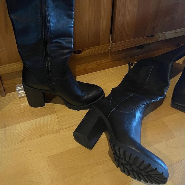 Марк Брайан, одежда