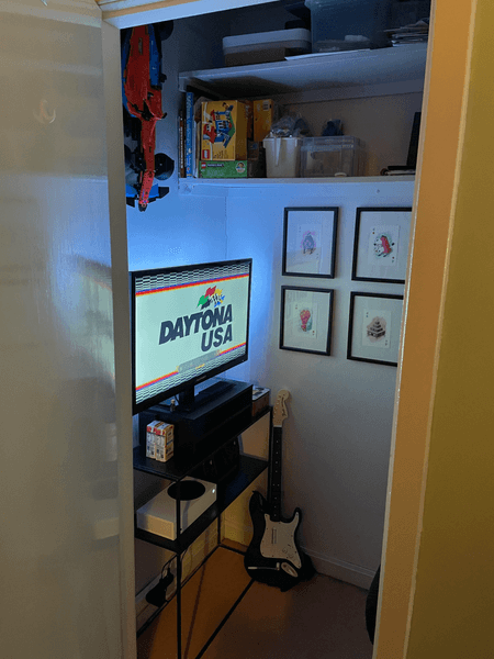 Ігрова кімната, комора, комірчина, комора під сходами, простір під сходами, ремонт, ігрова консоль, барліг