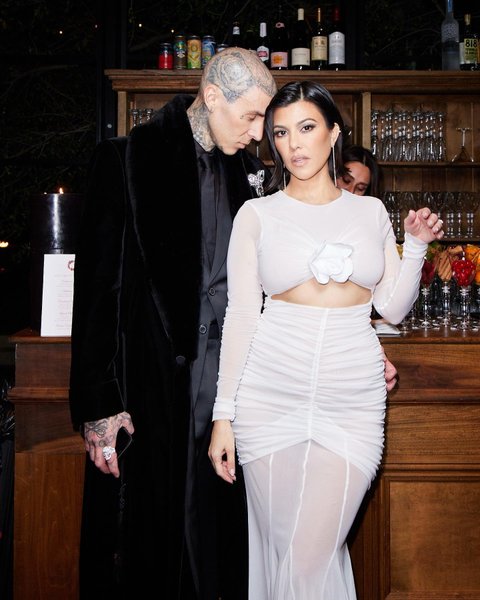 Трэвис Баркер, Кортни Кардашьян