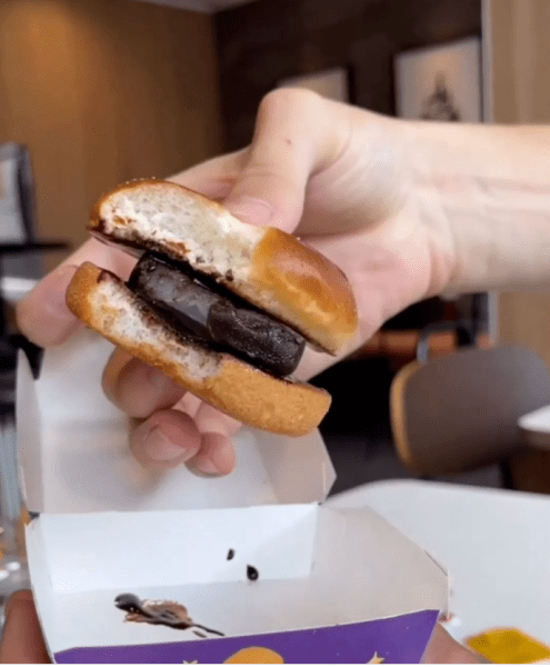 бургер2 Шоколадный бургер в китайском McDonald's.