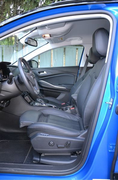 передні сидіння Opel Grandland, Opel Grandland, новий Opel Grandland, Opel Grandland 2023, кросовер Opel