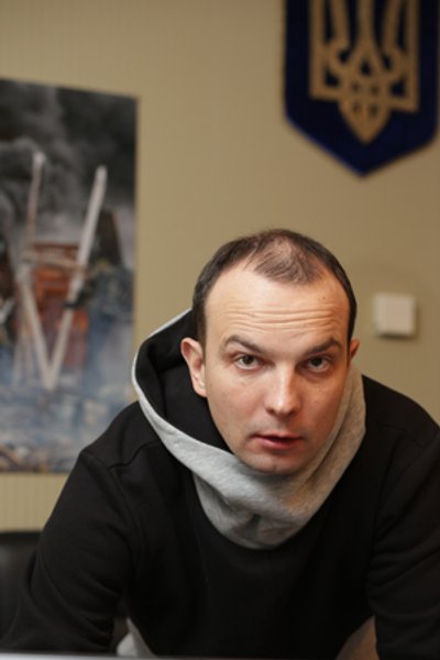 

Егор Соболев: "Самое страшное в нашей клептократии то, как она умеет мимикрировать и притворяться "своей". Это не позволило одержать окончательную победу ни Евромайдану, ни Оранжевой революции"
