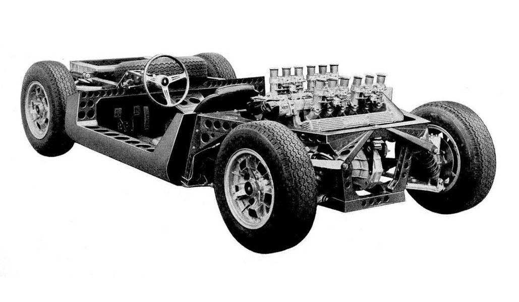 Шасси Lamborghi Miura впервые показали в 1965 году на Туринском автосалоне, а в следующем году дебютировал и сам автомобиль | Фото: Lamborghini