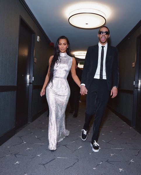 Кім Кардаш'ян, платиновий ювілей, королева єлизавета, лондон, Піт Девідсон