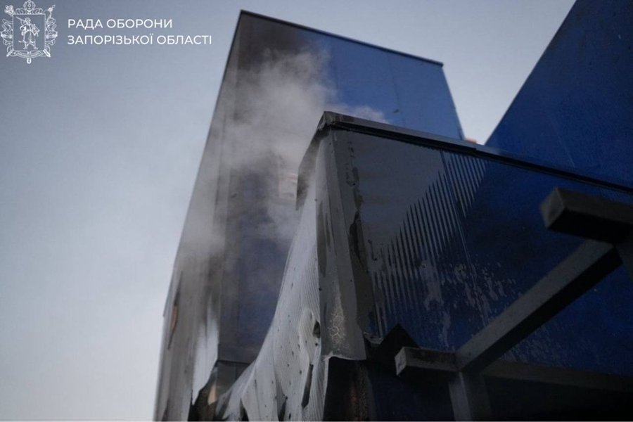 Російська атака на торговельний об’єкт у Запоріжжі 25 жовтня 2026 року спричинила пожежу