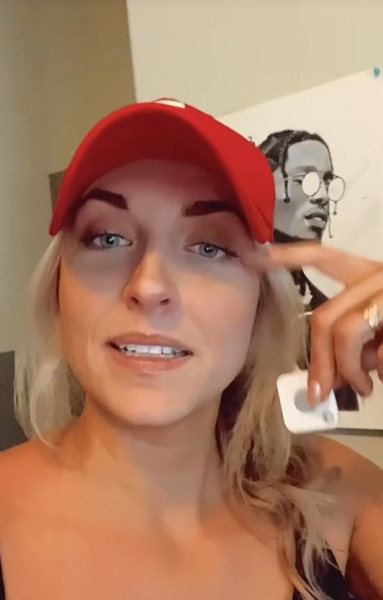 Девушка нашла в сумке чужой трекер, находки, курьезы, как отследить другого человека, курьезы, видео, Шеридан Эллис