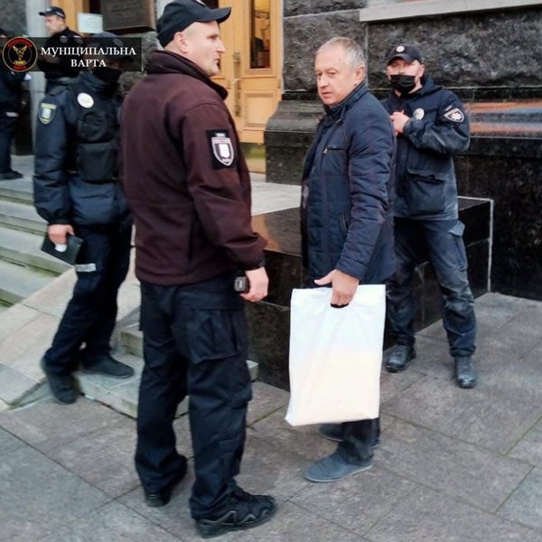 В Офисе президента копы предотвратили попытку самосожжения