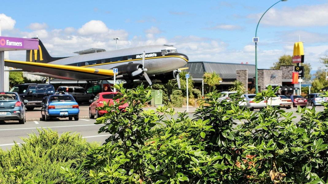 макдональдс в самолете, новая зеландия, таупо