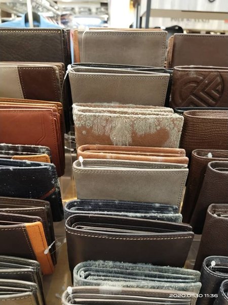 Малайзия, плесень, портмоне