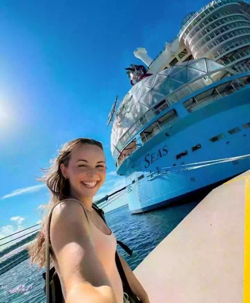 Работница круизного лайнера, круизный лайнер, корабль мечты, работа на корабле, блогер, соцсети, зарплата на круизном лайнере