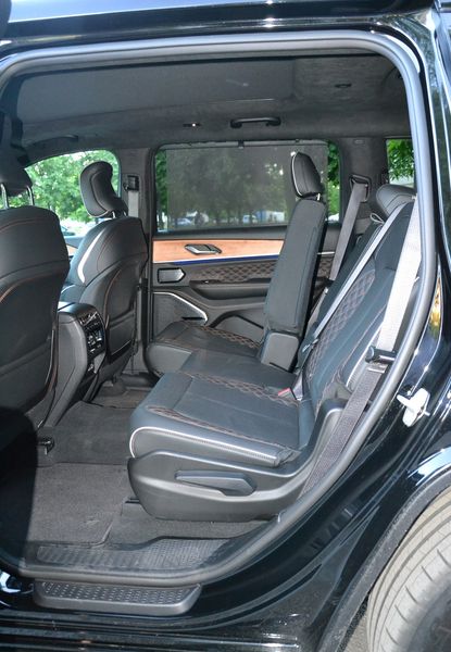 задние сиденья Jeep Grand Cherokee, Jeep Grand Cherokee, новый Jeep Grand Cherokee, Jeep Grand Cherokee в Украине