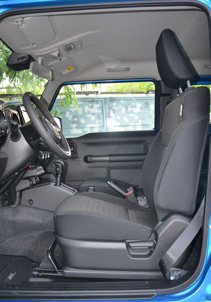 сиденья Suzuki Jimny, Suzuki Jimny 2023, новый Suzuki Jimny, Suzuki Jimny, тест Suzuki Jimny, внедорожник Suzuki
