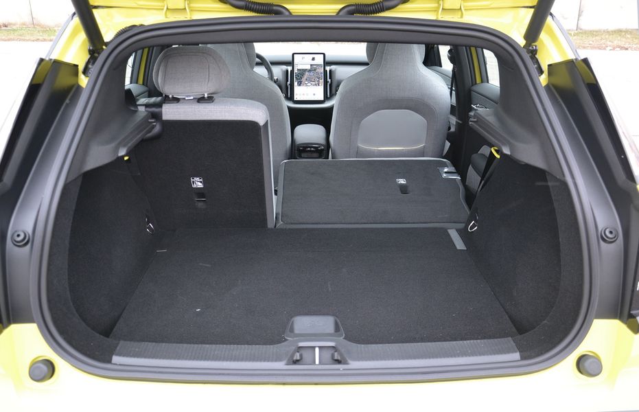 багажник Volvo EX30, Volvo EX30 2025, новый Volvo EX30, электромобиль Volvo, кроссовер Volvo, Volvo EX30 в Украине