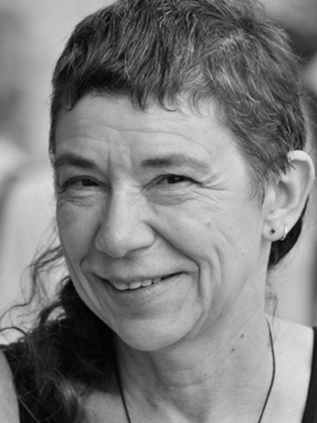 

Мария Галина: "Любовь не спасает; мир, окружающий нас, очень ненадежен; конец света будет — если не общий, то для каждого отдельного человека"
