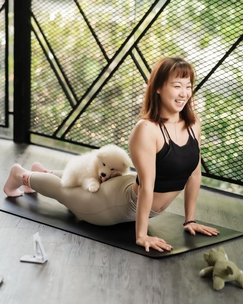 йога со щенком