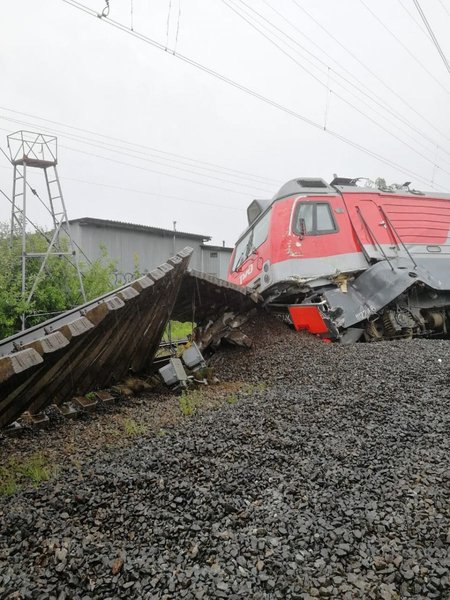 поезд, товарный поезд, санкт-петербург, столкнулись поезда