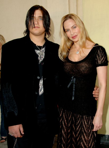 Вестон Кейдж, Крістіна Фултон