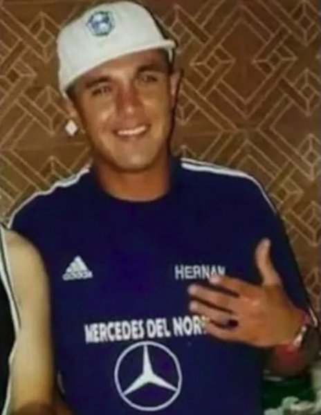 22-річний чоловік з Аргентини, який шокував натовп, з'явившись на своєму похороні