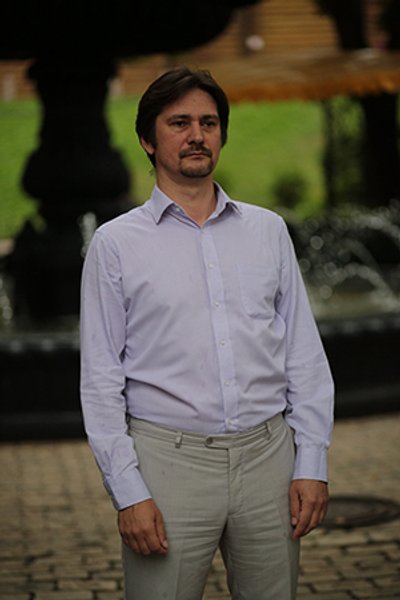 

Денис Полтавец: "Будут люди, которые не справятся с иллюзиями. Но гораздо более внушительная часть людей сможет их преодолеть и встать на следующую эволюционную ступеньку. Я убежден, что, как и всегда, на этом направлении человек разумный пожнет богатый урожай"
