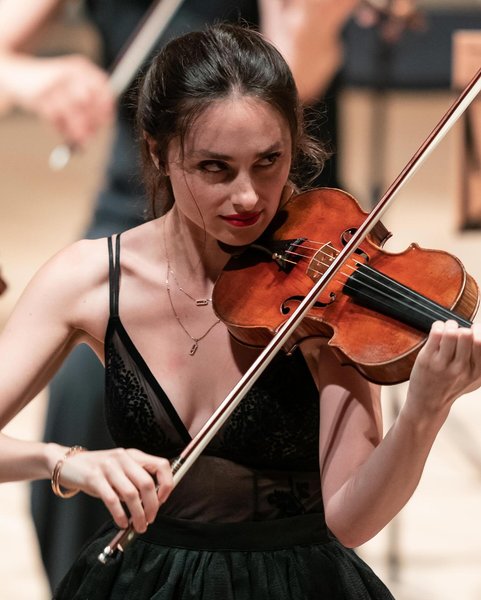 Эстер Абрами, скрипка