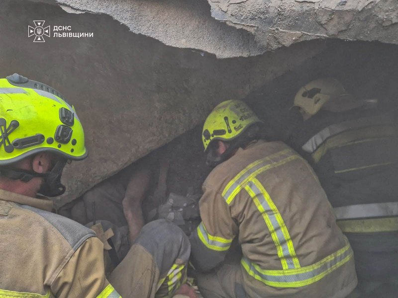 львів обстріл будинок завали
