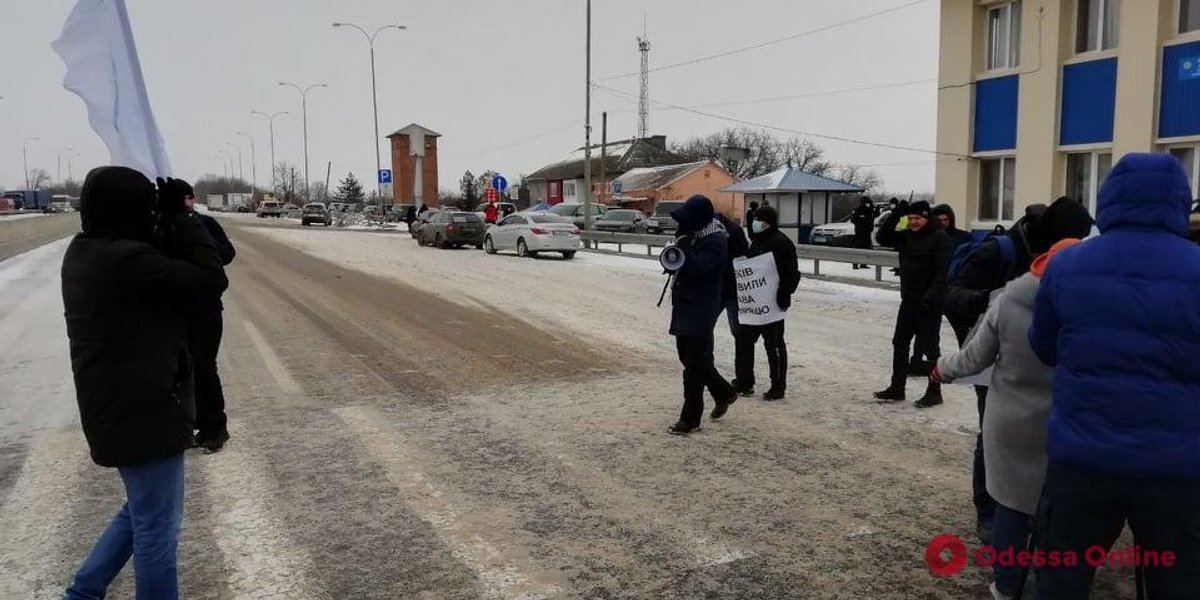 Моряки перекрили трасу Одеса-Київ