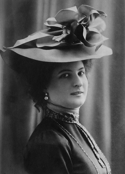 Киев, старый Киев, киевская опера, театр, ретро фото, актриса, духи, парфюмерия