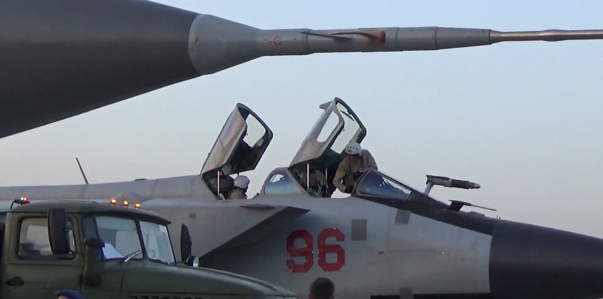 Бойовий літак на російській базі Хмеймім у Сирії під час навчань