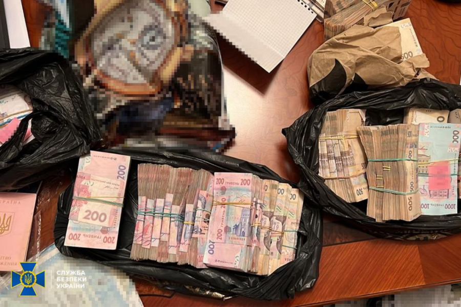 Обнаруженное во время обысков у рэкетиров Юрий Пришедько, Пришедько, задержали Пришедько, Пришедько рэкет, депутат Пришедько, рэкет, рэкетиры, СБУ