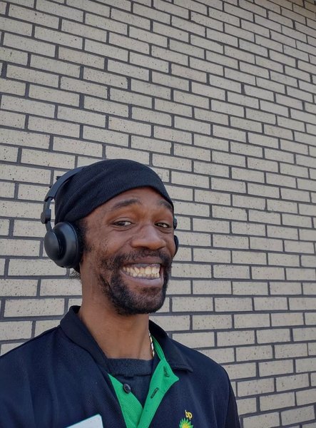 Чат-бот AI и 48-летний Кристофер из США (источник: Dailystar)