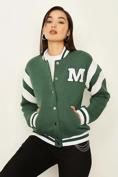 университетская куртка, тренды курток, куртки 2023, тренды курток 2023, модные куртки