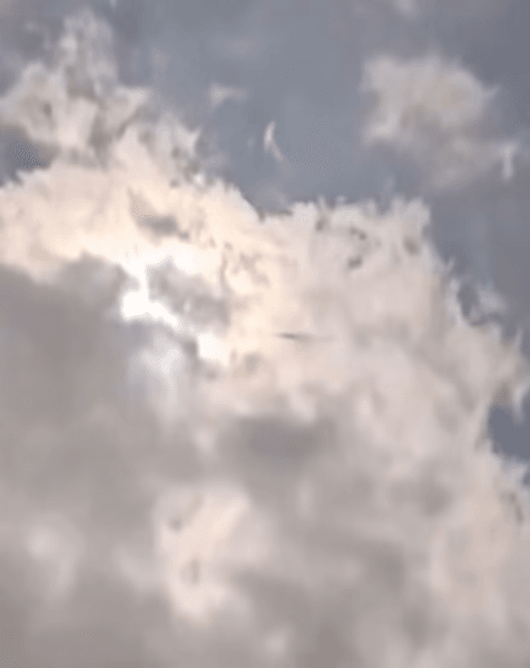 Люди заметили НЛО, НЛО в США, НЛО во время солнечного затмения, полное солнечное затмение, затмение 2024, НЛО, инопланетяне