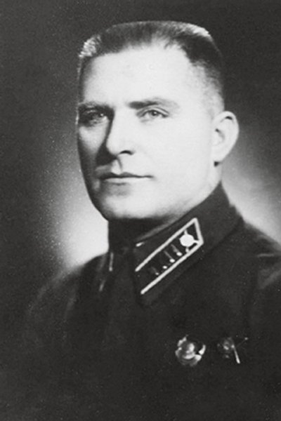 

КУЗЬМА ДЕРЕВЯНКО. Фото из личного офицерского дела
